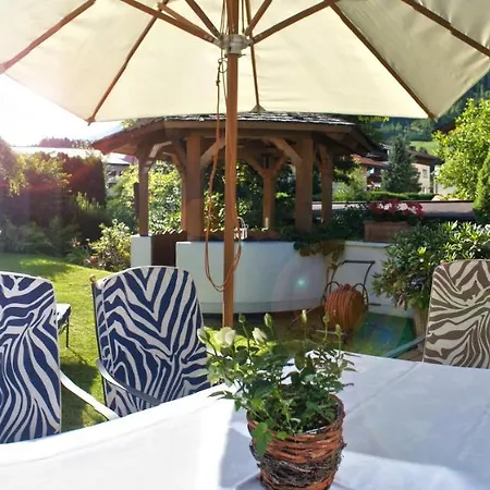 Apartment Erwin & Eleonore Huettl I