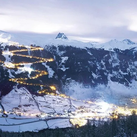 Erwin & Eleonore Huettl I דירה *