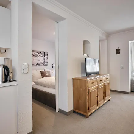 Erwin & Eleonore Huettl I Apartment Neukirchen am Grossvenediger